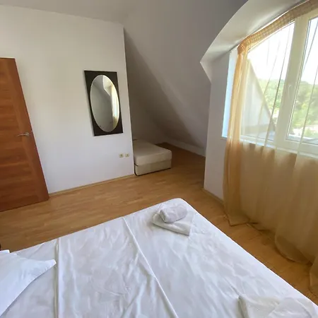 Hills Апартаменты