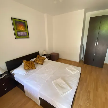 Hills Апартаменты *