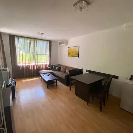 Hills Апартаменты *