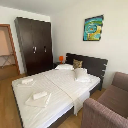 Hills Апартаменты