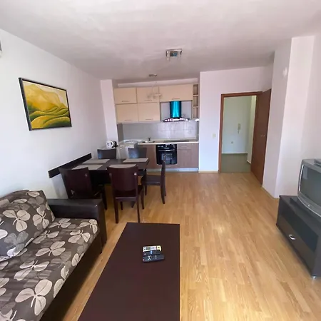 Hills Апартаменты *