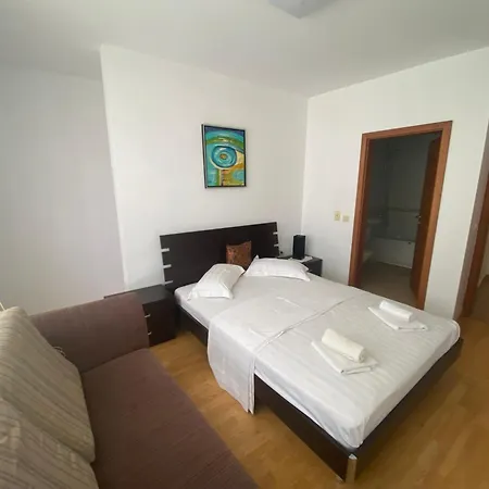 Hills Апартаменты