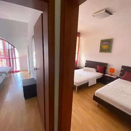 Апартаменты Hills *