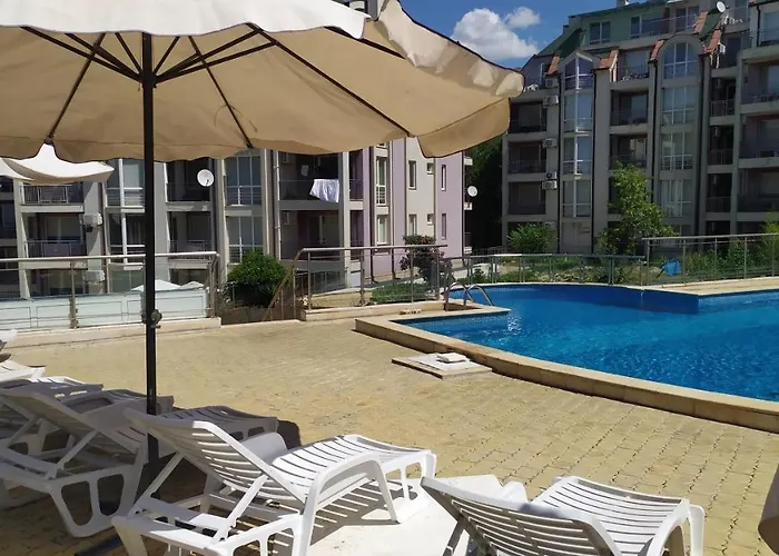 Апартамент Hills Каварна