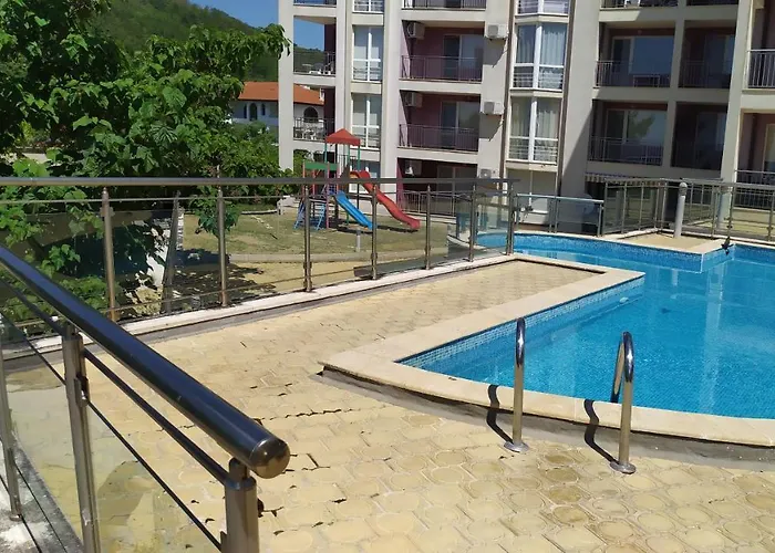 Апартамент Hills