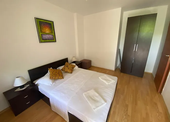 Hills Апартамент *