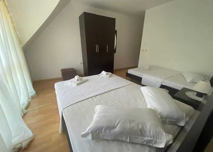 Апартамент Hills