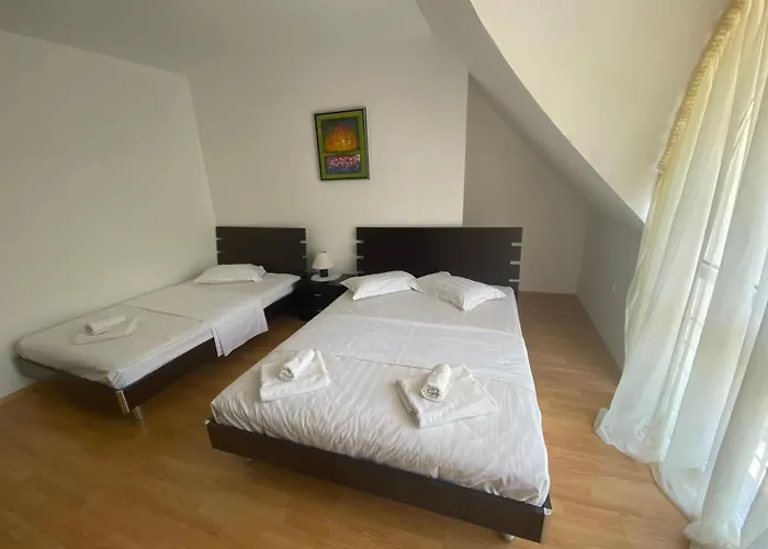 Hills Апартамент *