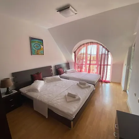 Hills Apartment *