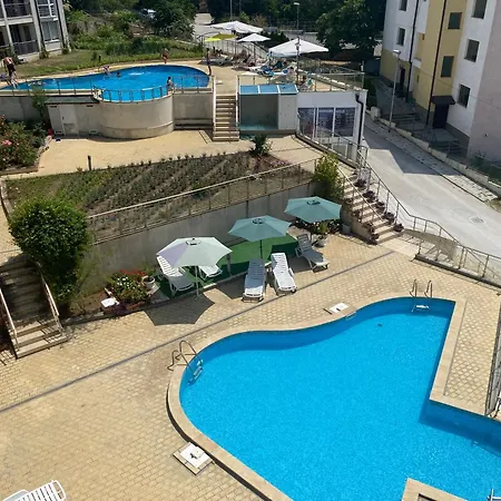 Apartment Hills