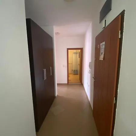 Hills Apartment *